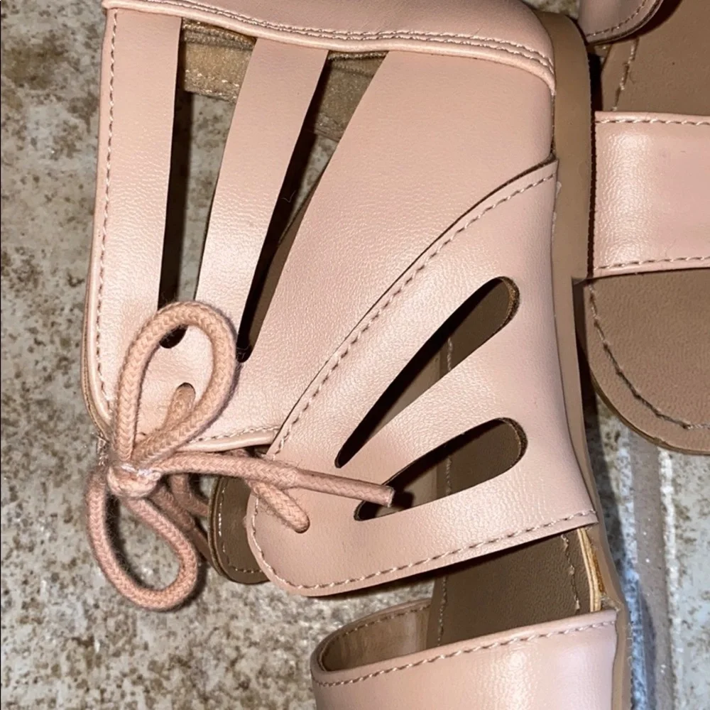 Old navy girl sandals with ties